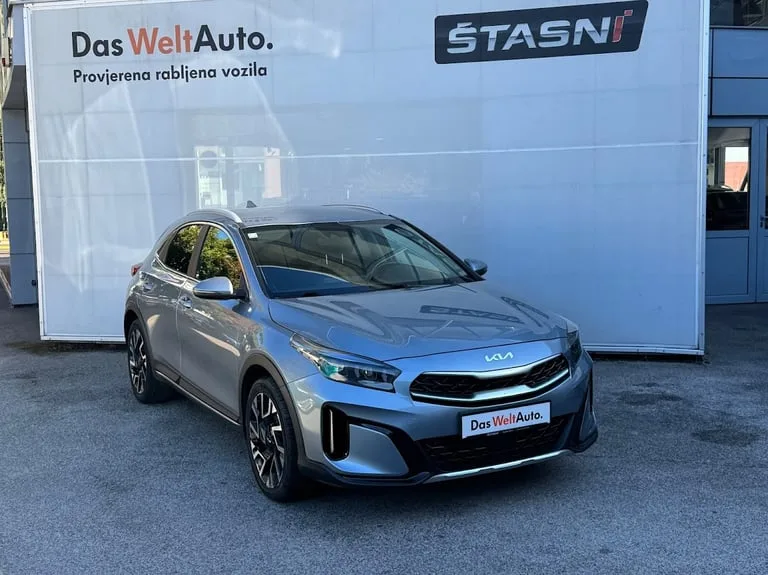 Kia Xceed 2023: fotografija 2