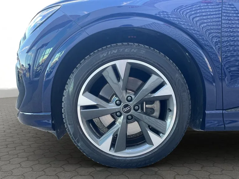 Audi Q4 2022: fotografija 18