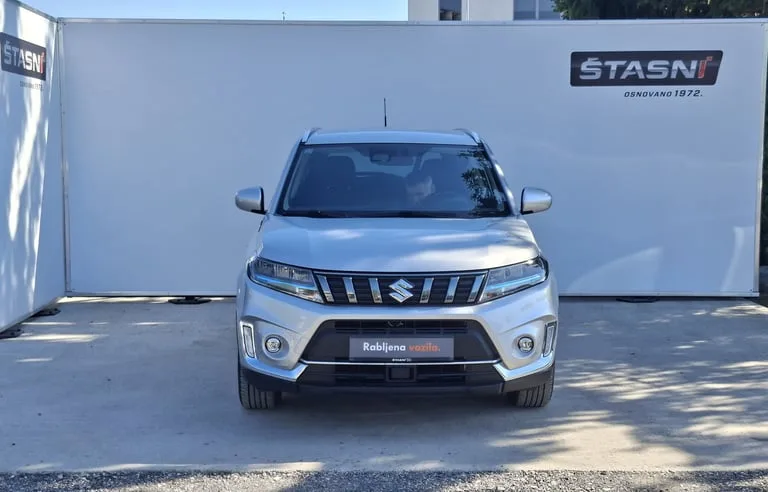Suzuki Vitara 2023: fotografija 2