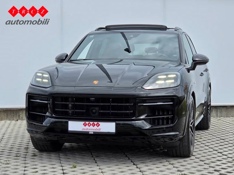 Porsche Cayenne 2024 – fotografija 2