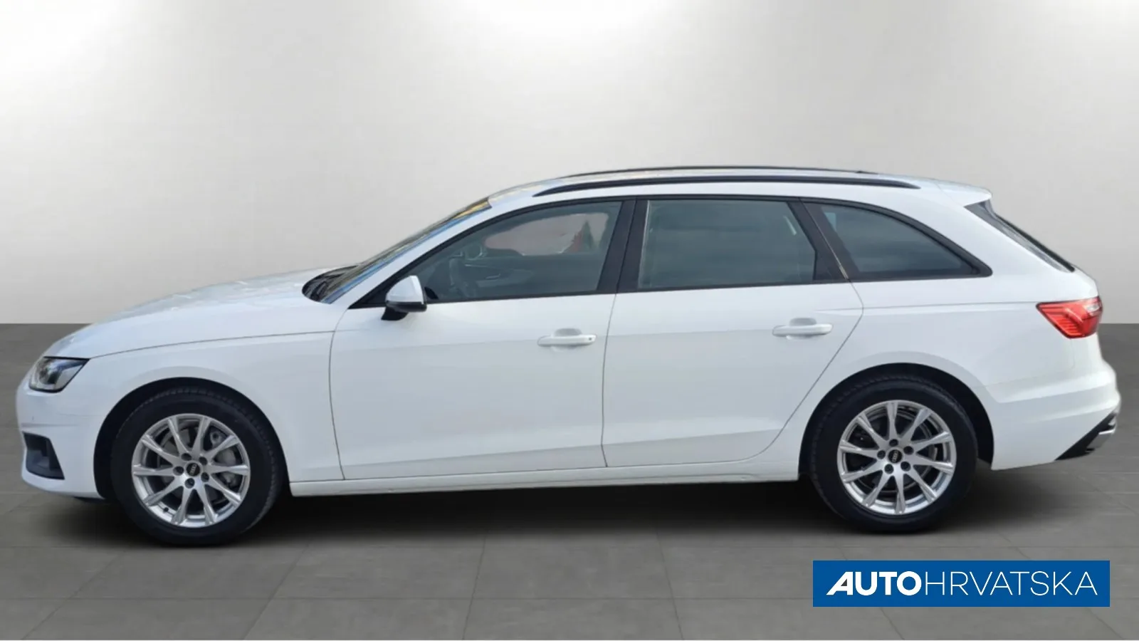 Audi A4 Avant 2022: fotografija 2