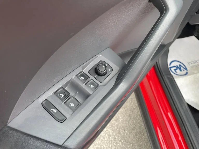 Volkswagen T-Cross 2020: fotografija 20