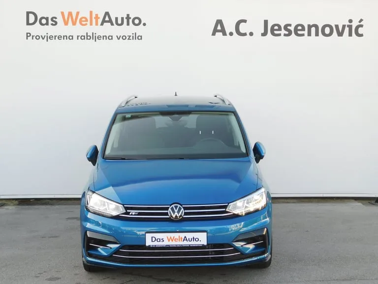 Volkswagen Touran 2023: fotografija 2