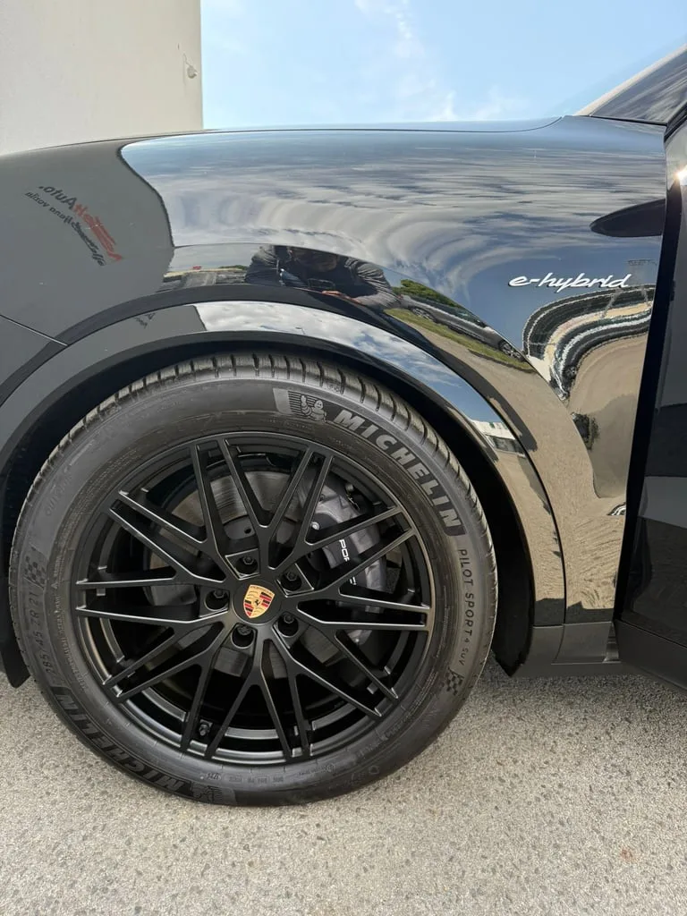 Porsche Cayenne 2026: fotografija 26