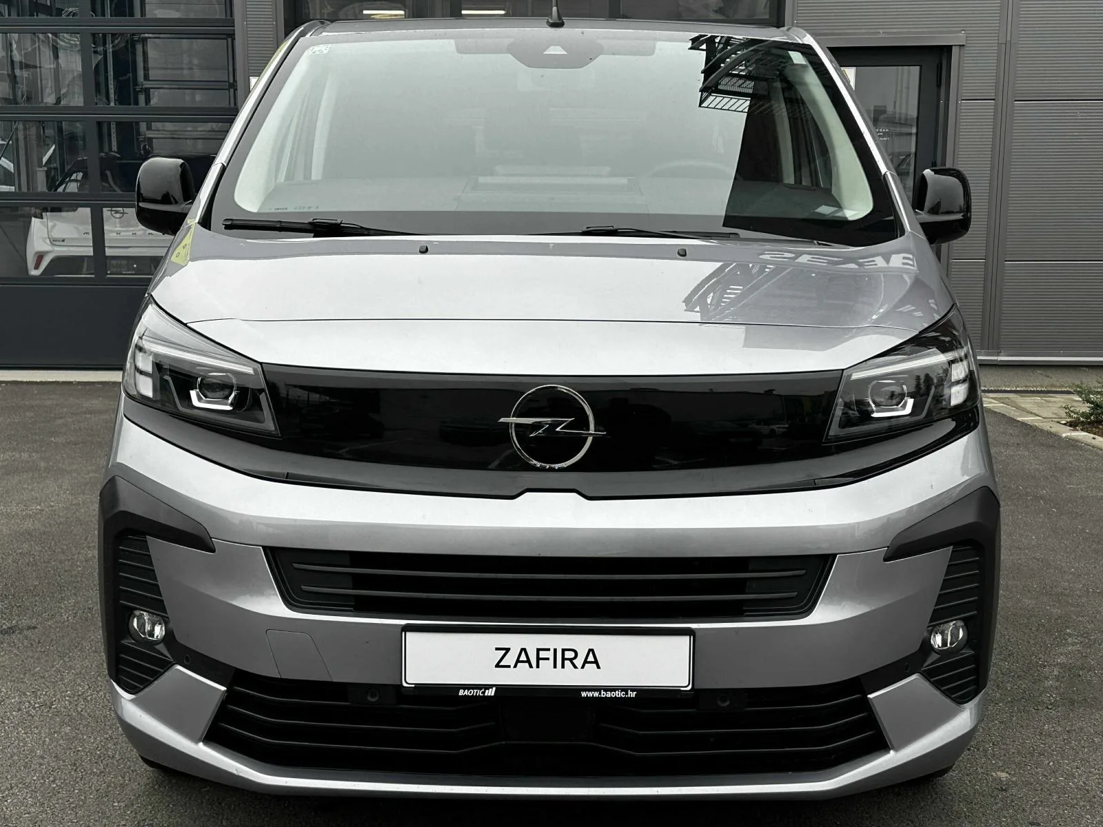 Opel Zafira 2025: fotografija 2