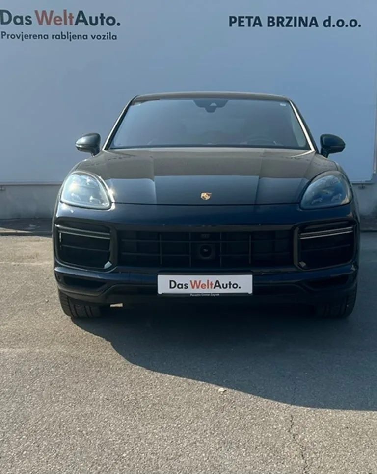 Porsche Cayenne 2021: fotografija 10