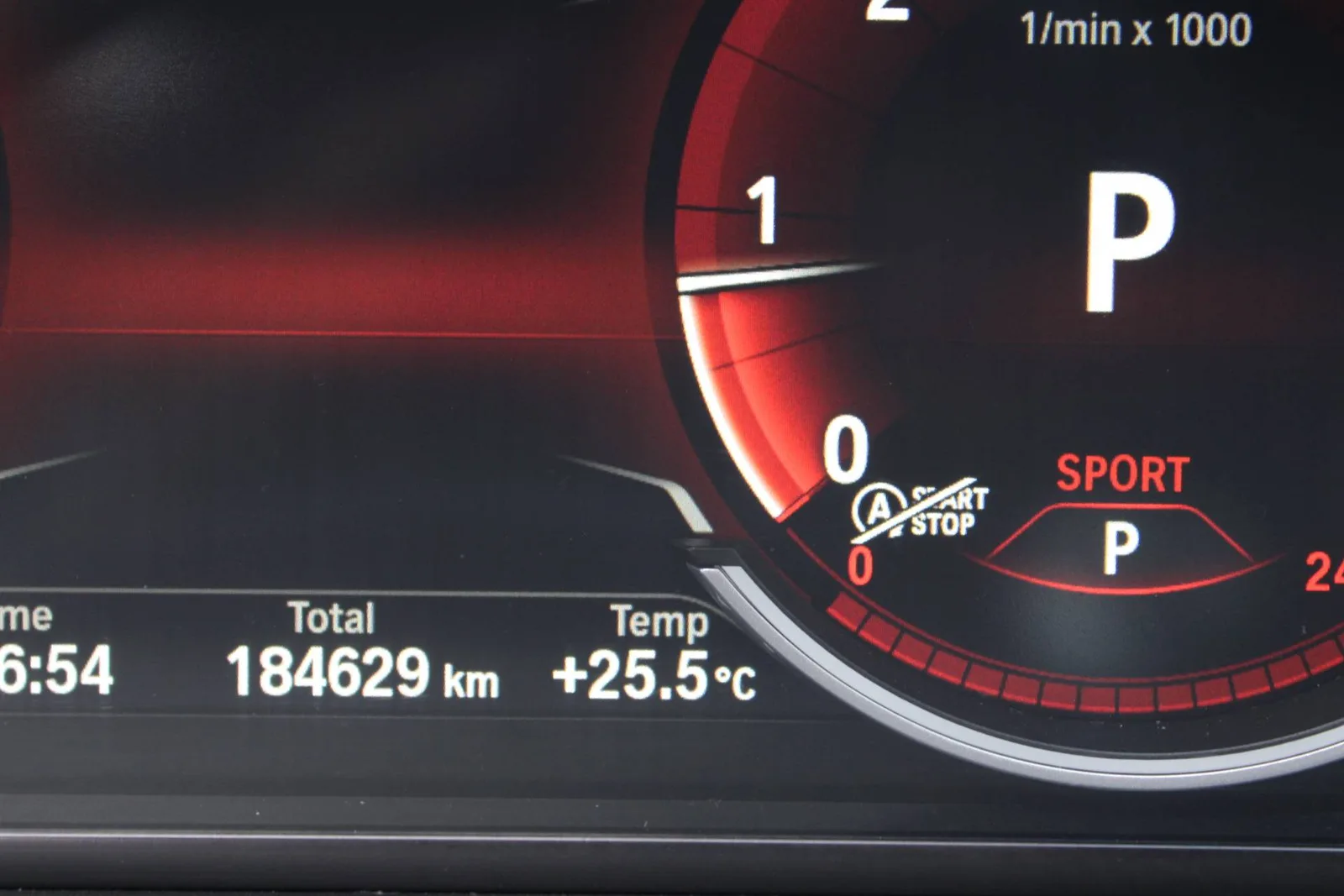 BMW Serija 5 2016: fotografija 20