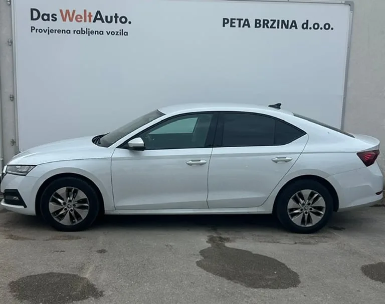 Škoda Octavia 2022: fotografija 2