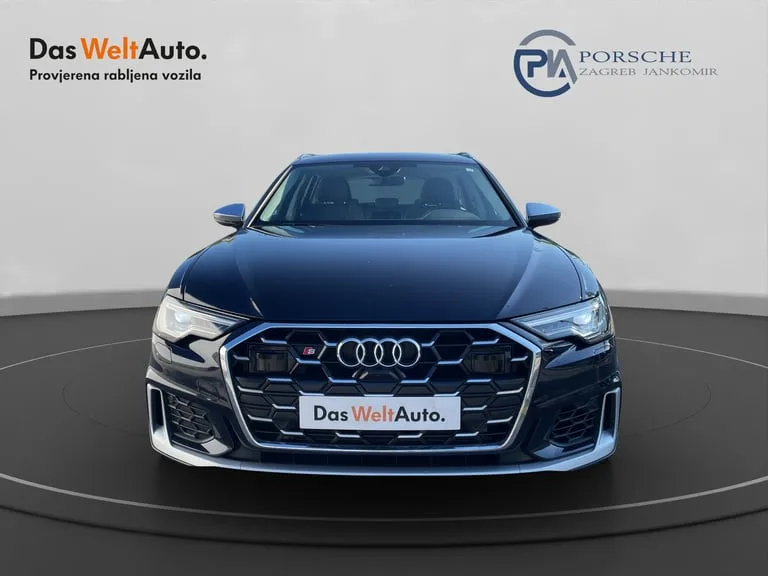 Audi S6 Avant 2024: fotografija 2