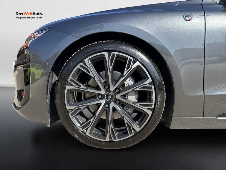 Audi A6 Avant 2025: fotografija 20