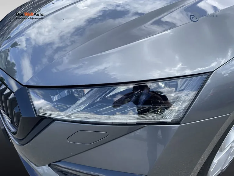 Škoda Octavia 2023: fotografija 22