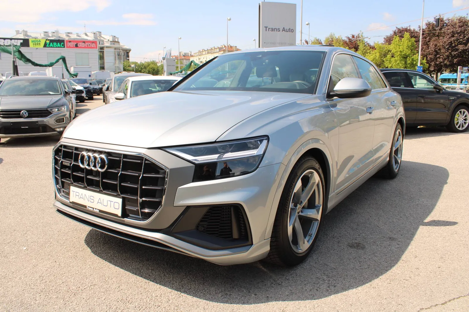 Audi Q8 2024 – fotografija 1
