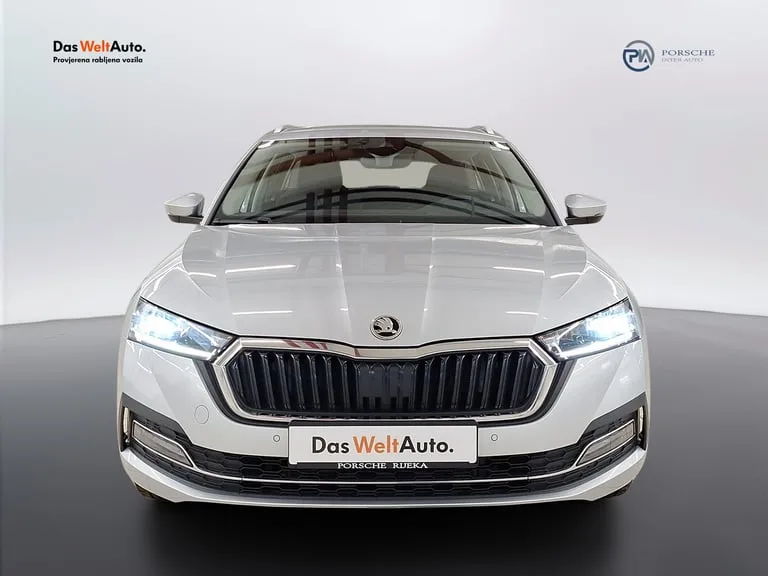 Škoda Octavia Combi 2023: fotografija 2