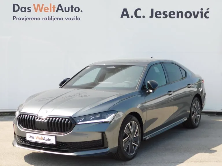 Škoda Superb 2025: fotografija 1