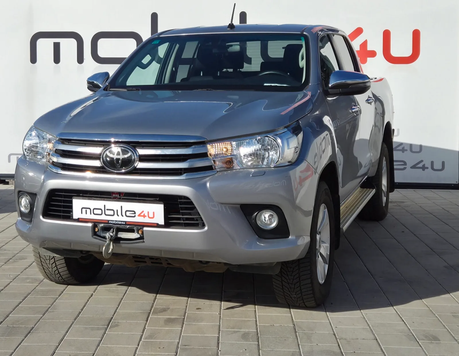 Toyota Hilux 2020 – fotografija 1