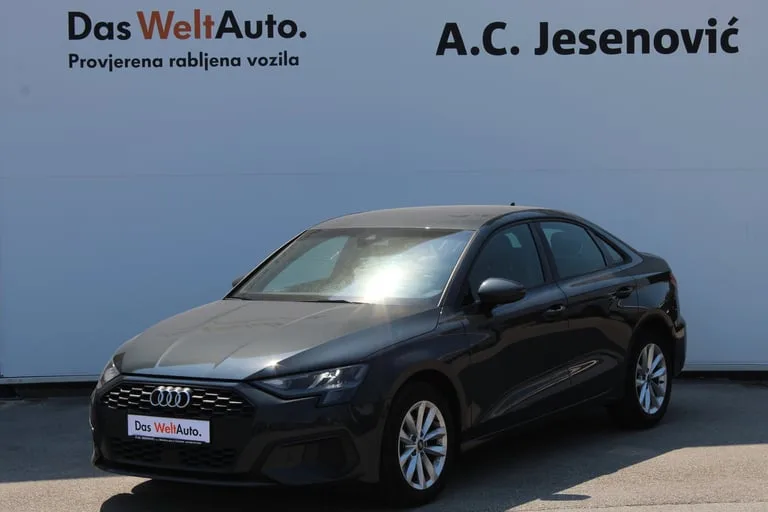 Audi A3 2023: fotografija 1