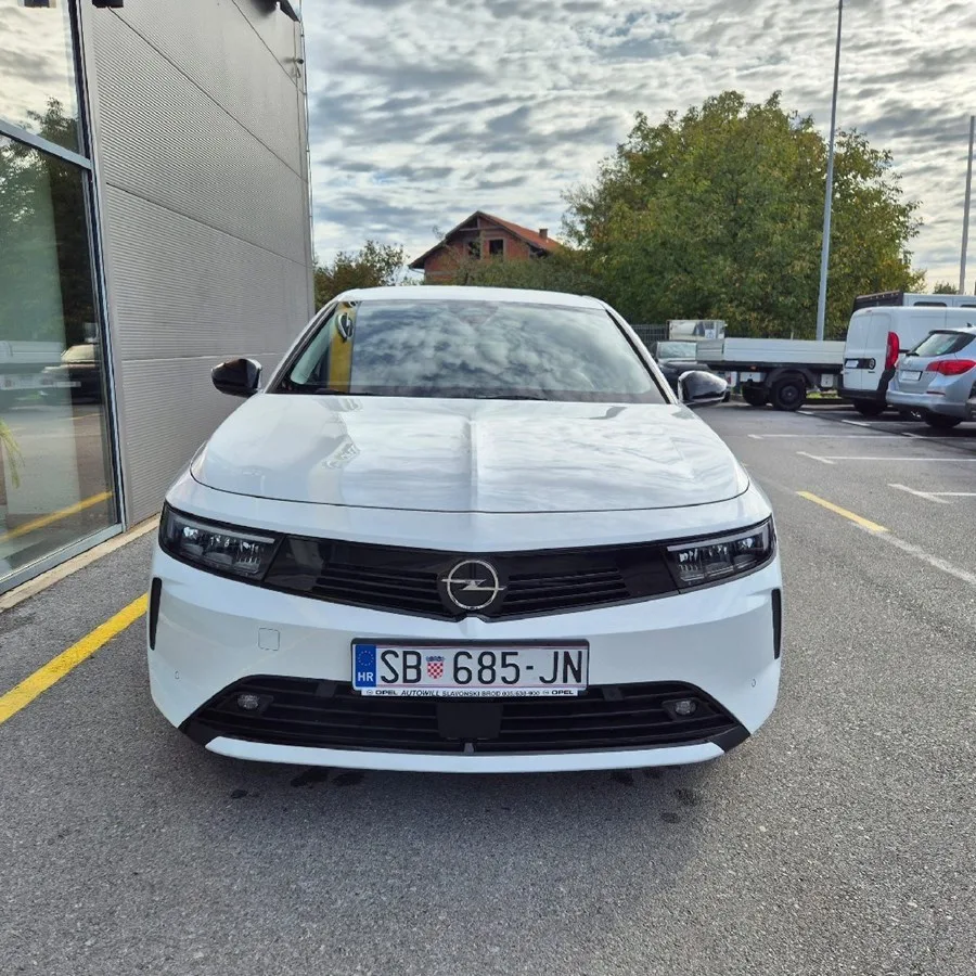 Opel Astra 2024 – fotografija 2