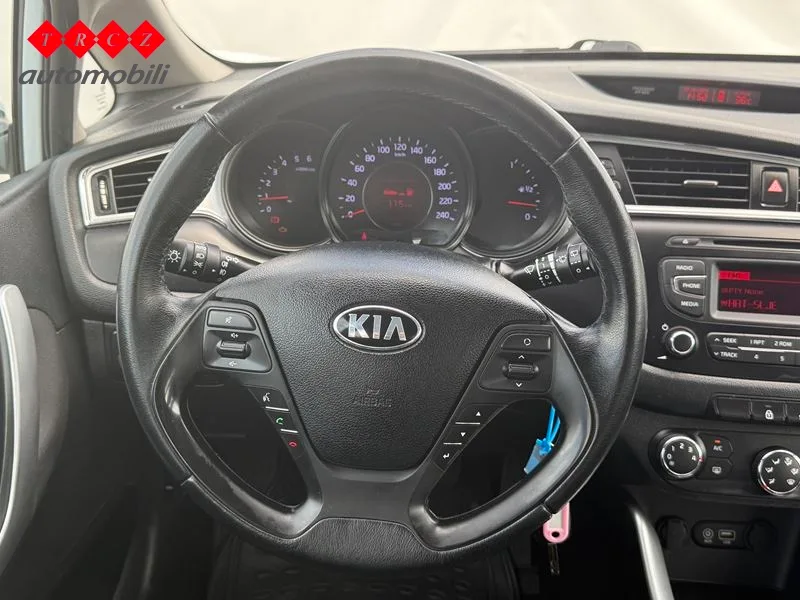 Kia Cee'd 2017: fotografija 9