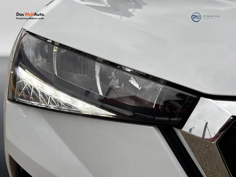Škoda Scala 2023: fotografija 22