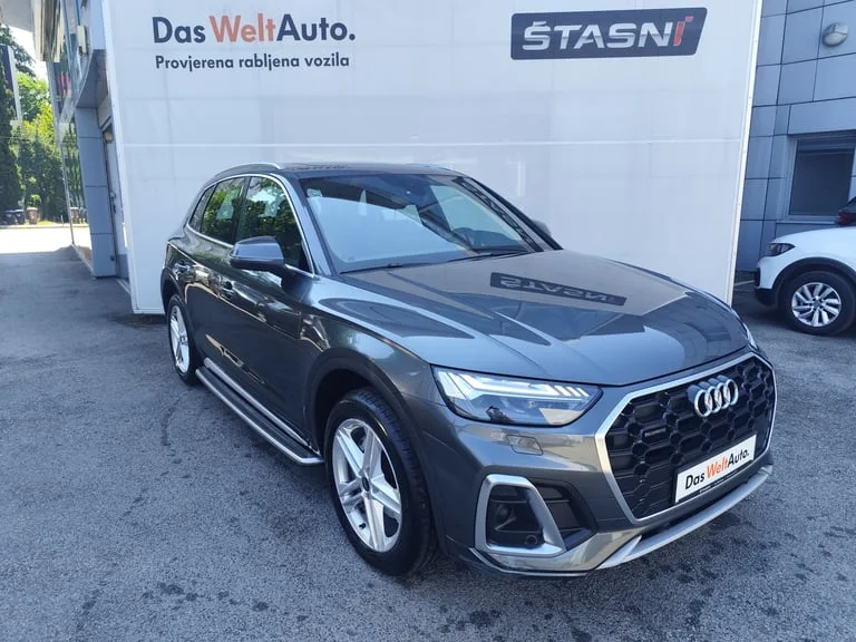 Audi Q5 2022: fotografija 2