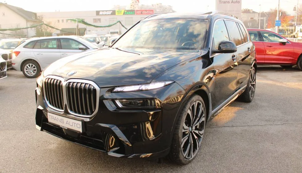 BMW X7 2024 – fotografija 1