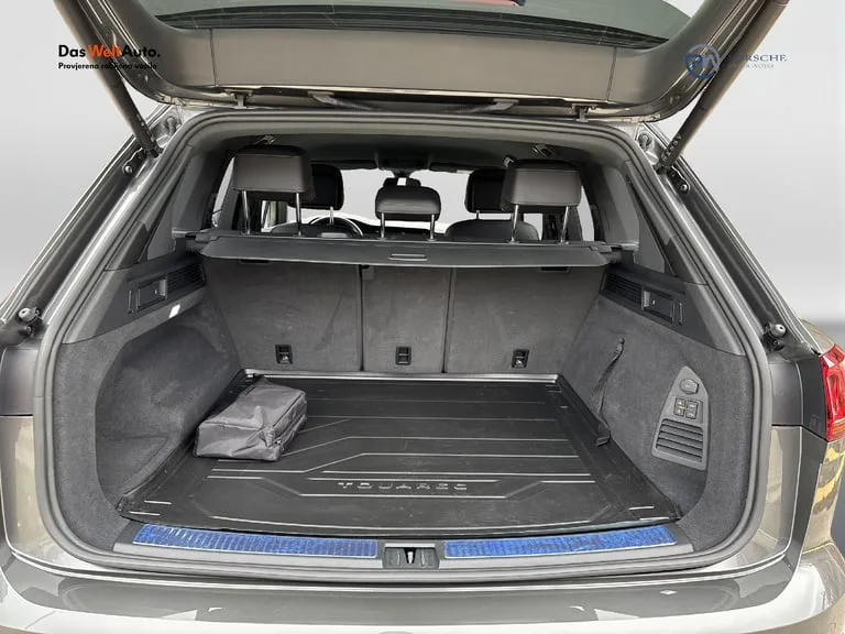 Volkswagen Touareg 2023: fotografija 21
