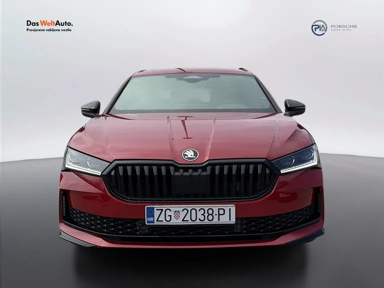 Škoda Superb Combi 2026: fotografija 2